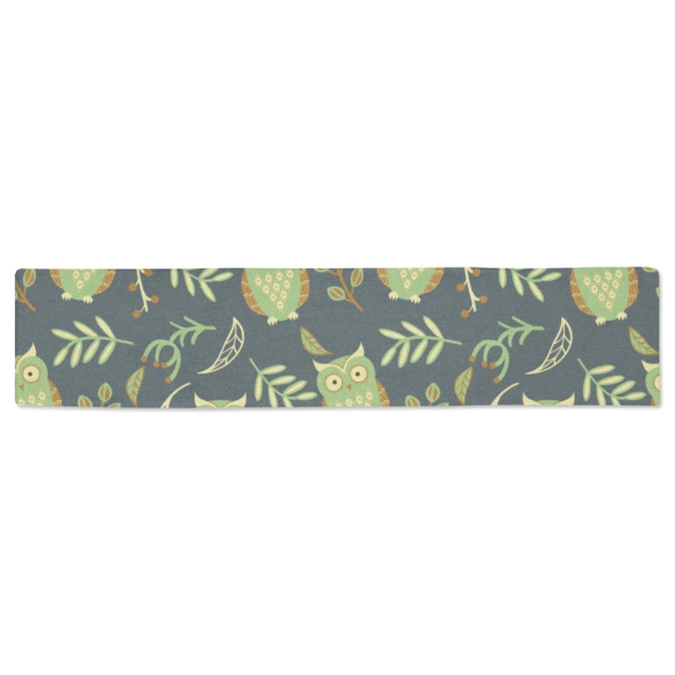 Cute owls leaves pattern Table Runner