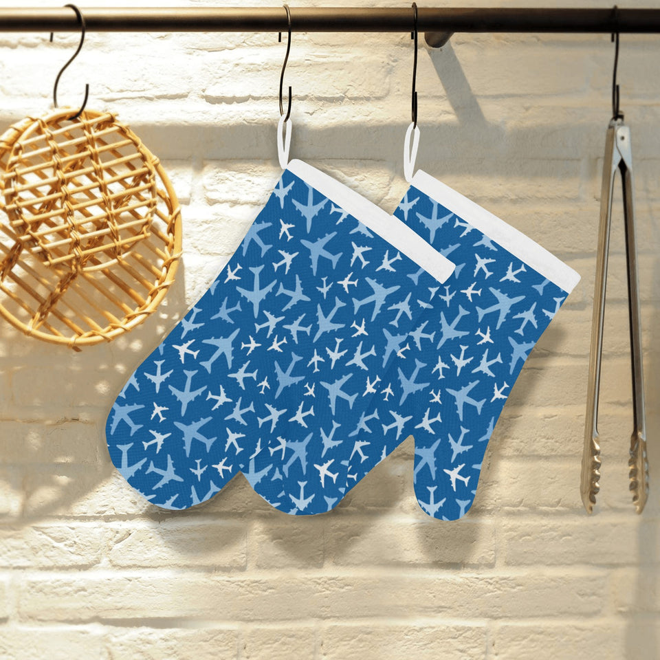Airplane pattern in the sky Heat Resistant Oven Mitts