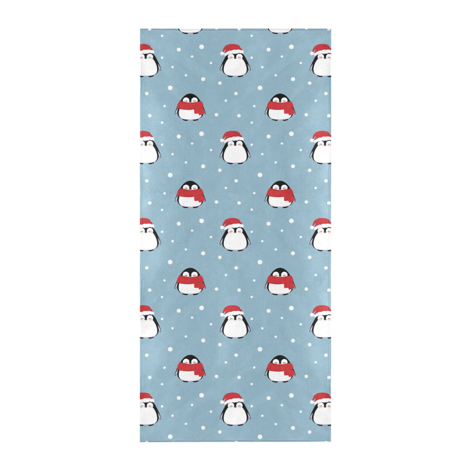 Cute penguin christmas snow pattern Beach Towel