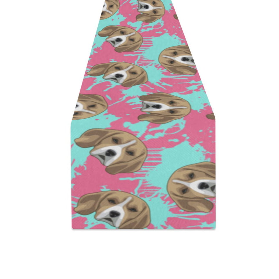 Beagle muzzles turquoise paint splashes pink patte Table Runner