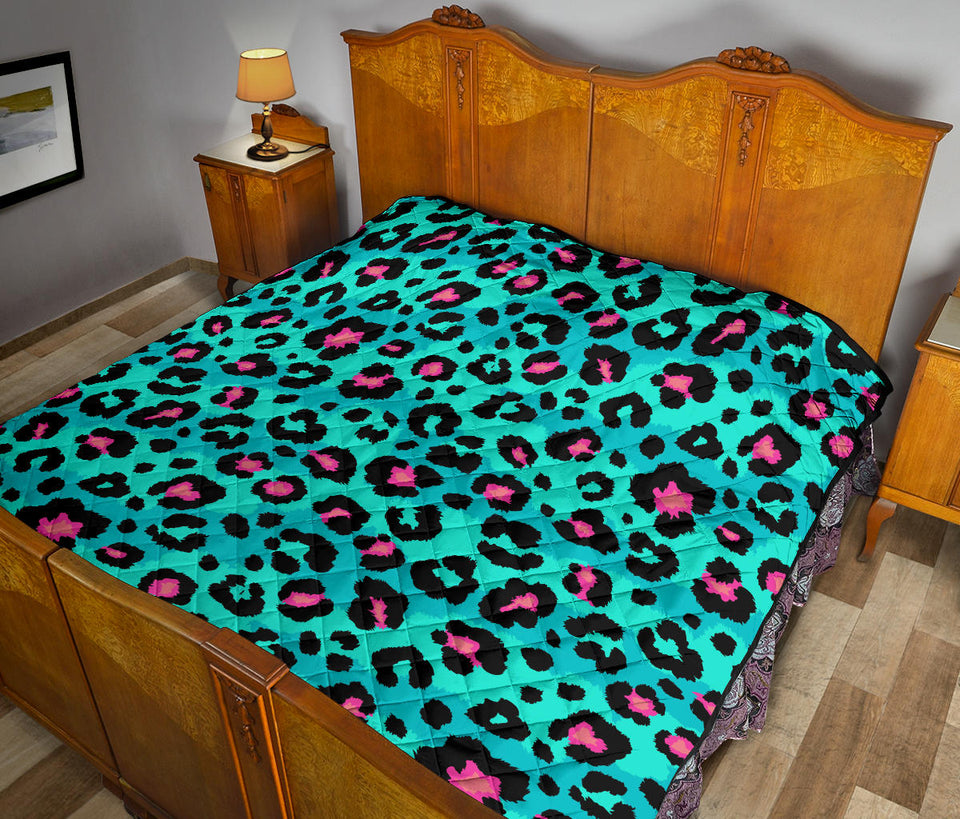 Green Leopard Skin Print Pattern Premium Quilt