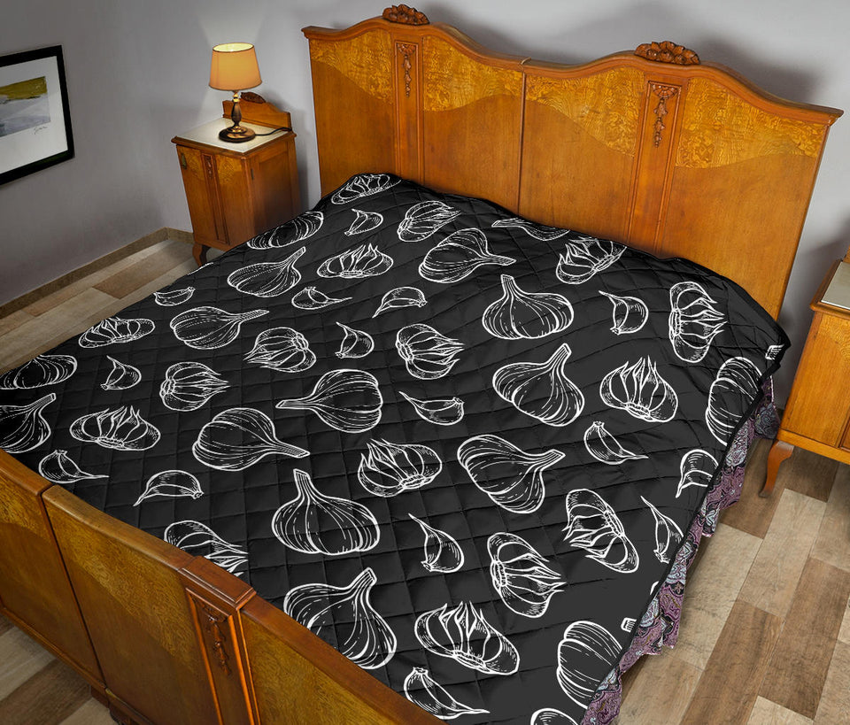 Garlic Pattern Black Background Premium Quilt