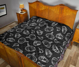 Garlic Pattern Black Background Premium Quilt
