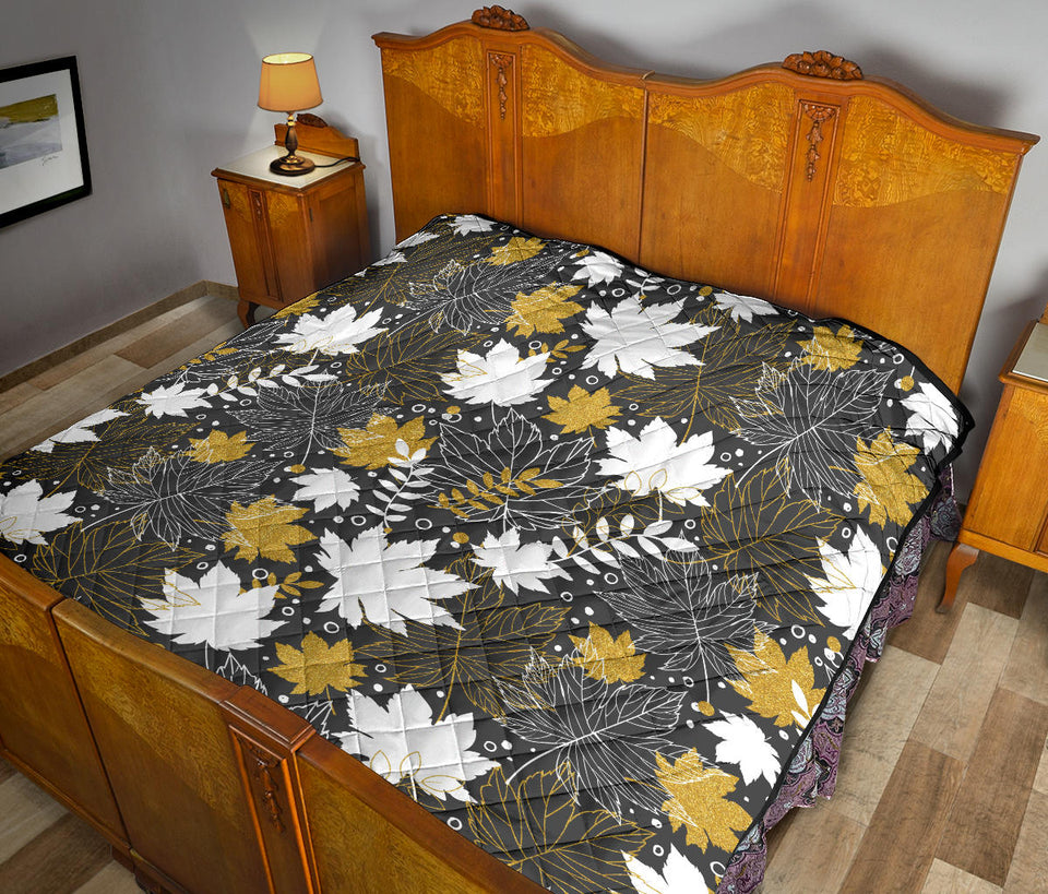 Beautiful Gold Autumn Maple Leaf Pattern Premium Quilt