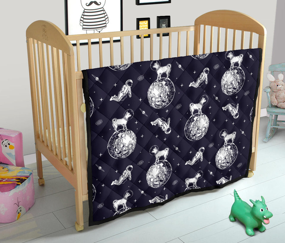 Chihuahua Space Helmet. Astronaut Pattern Premium Quilt