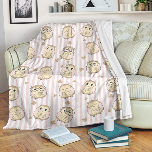 Cute Owl Leaf Premium Blanket