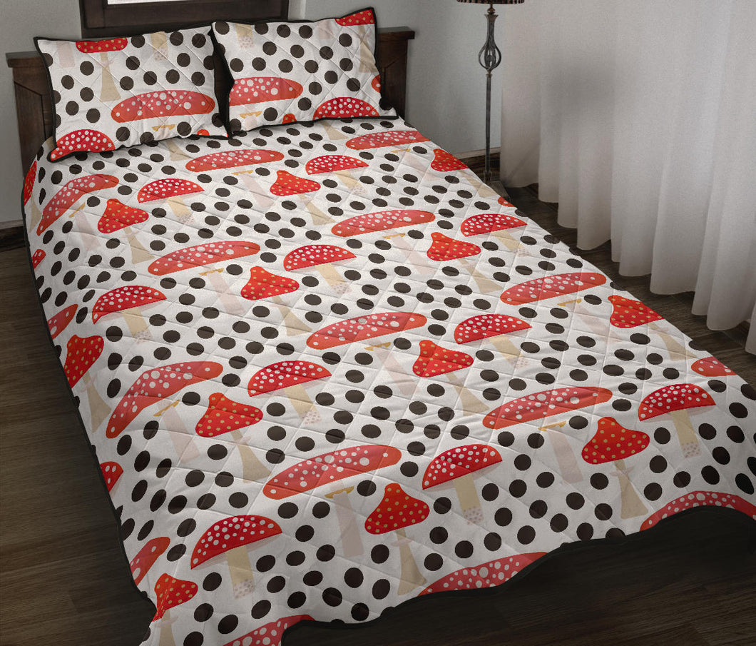 Red mushroom dot pattern Quilt Bed Set