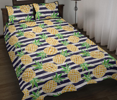 Pineapples pattern striped background Quilt Bed Set