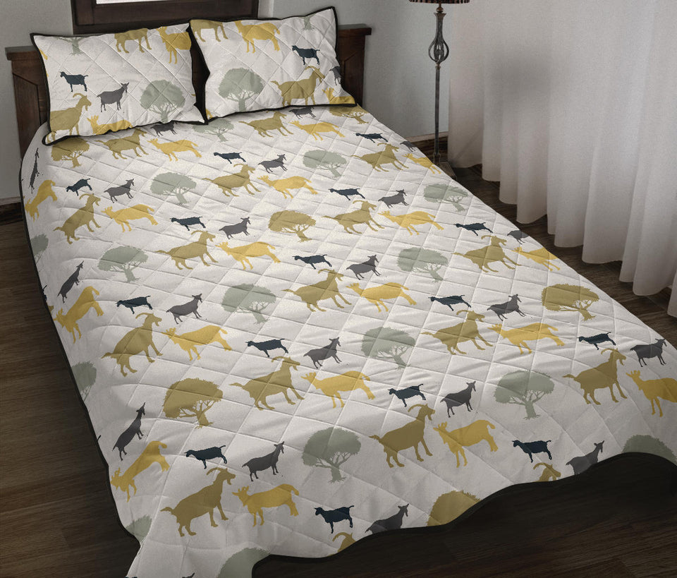 Silhouettes of goat and tree pattern Quilt Bed Set