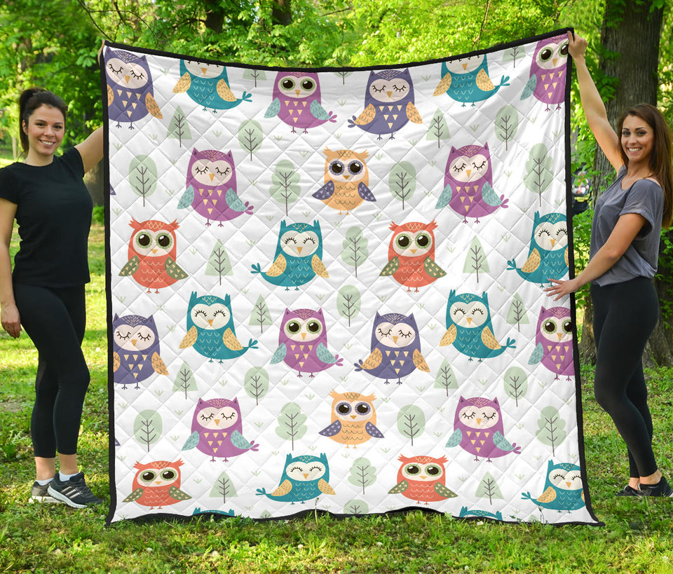 Cute Owl Pattern Premium Quilt