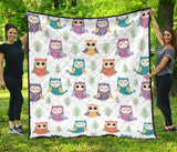 Cute Owl Pattern Premium Quilt