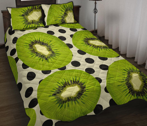 kiwi black dot background Quilt Bed Set