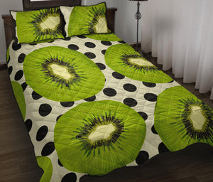 kiwi black dot background Quilt Bed Set