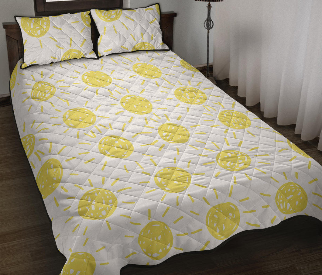 hand drawn sun pattern Quilt Bed Set