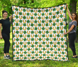 Horseshoes Pattern Print Design 04 Premium Quilt
