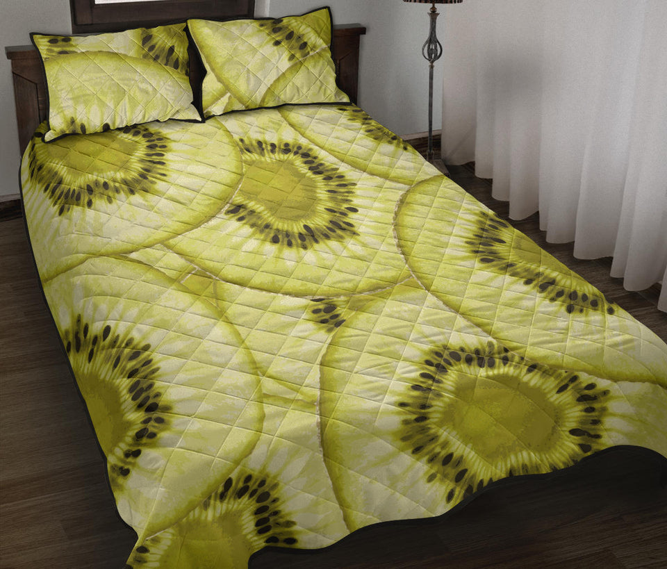 Sliced kiwi pattern Quilt Bed Set