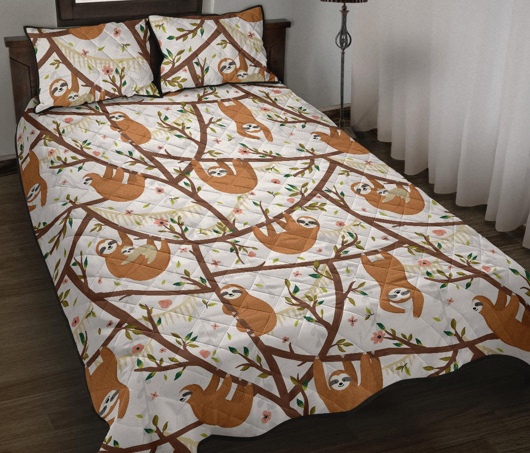 Sloths hanging on the tree pattern Quilt Bed Set