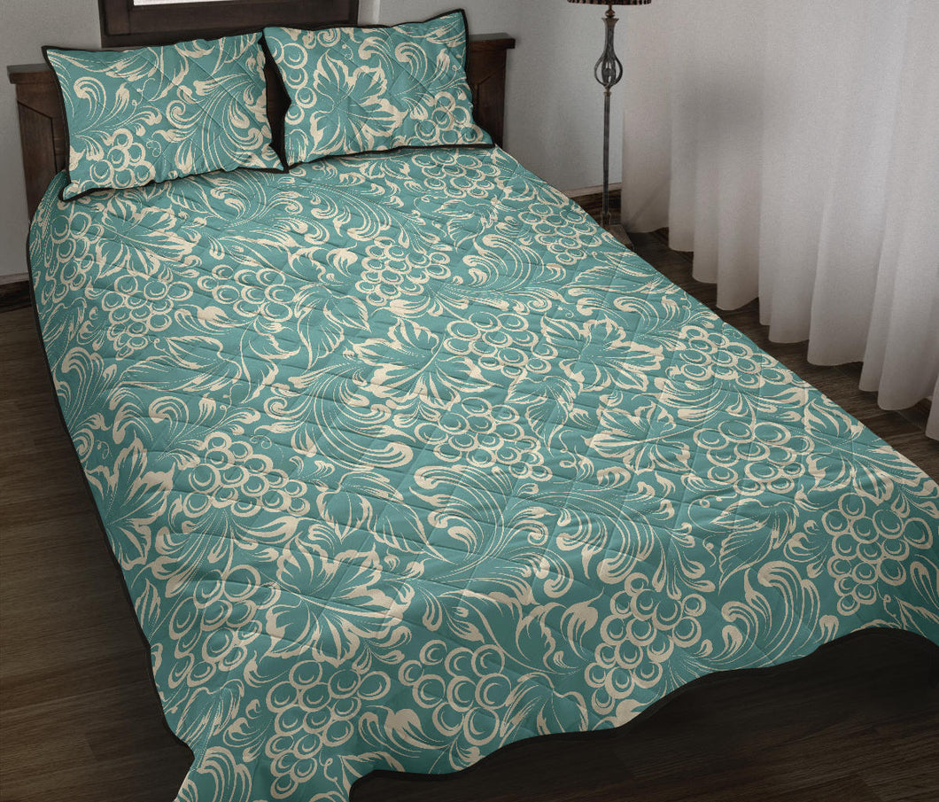 Classic Hand drawn Grape pattern Quilt Bed Set
