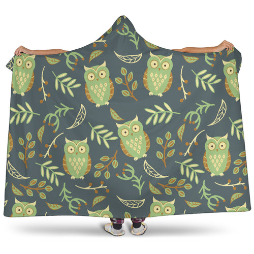 Cute Owls Leaves Pattern Hooded Blanket