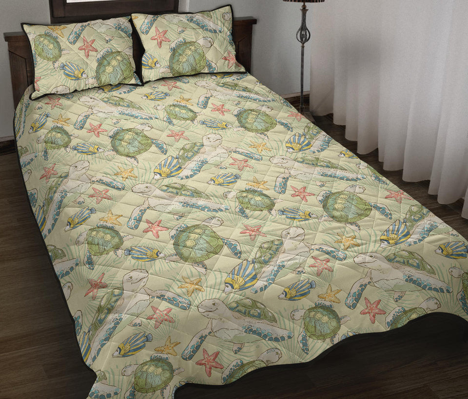 Hand drawn sea turtle fish pattern Quilt Bed Set
