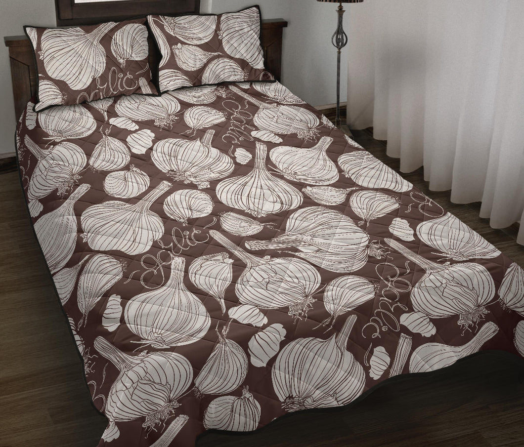 Garlic bulb dark background Quilt Bed Set