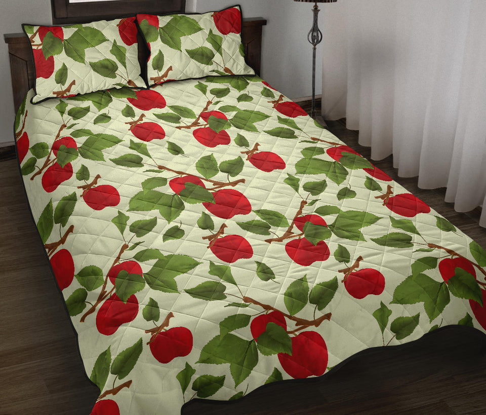 Red apples leaves pattern Quilt Bed Set