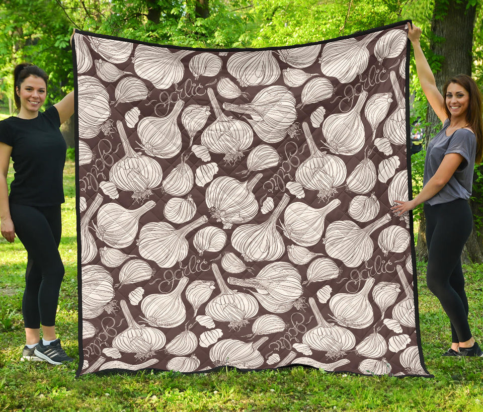 Garlic Bulb Dark Background Premium Quilt
