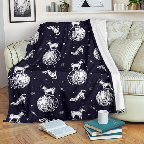 Chihuahua Space Helmet Astronaut Pattern Premium Blanket