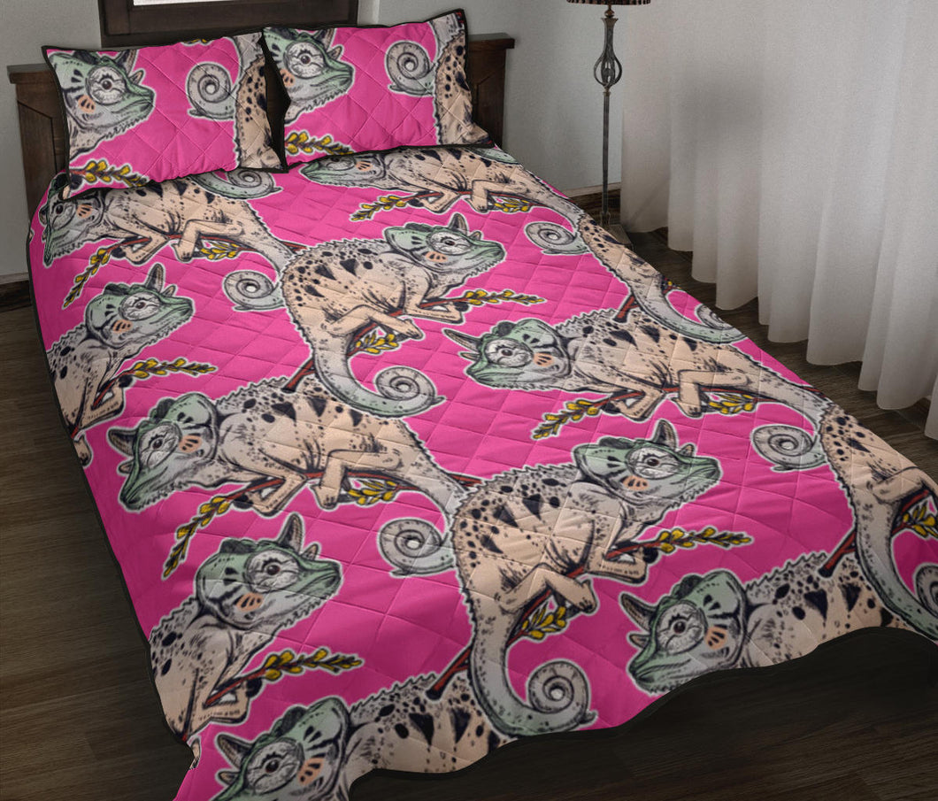 Chameleon lizard pattern pink background Quilt Bed Set