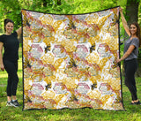 Cool Bee Honeycomb Leaves Pattern Premium Quilt