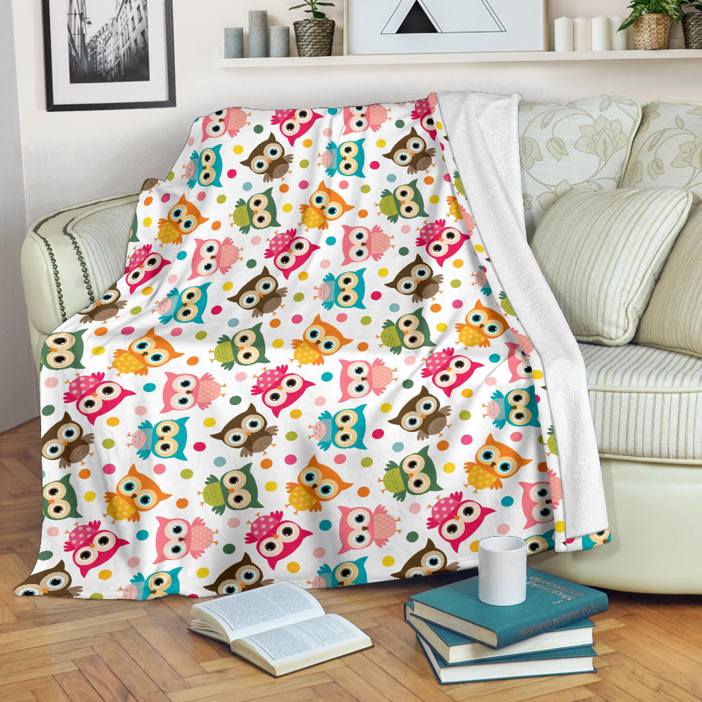 Color Cute Owl Pattern Premium Blanket