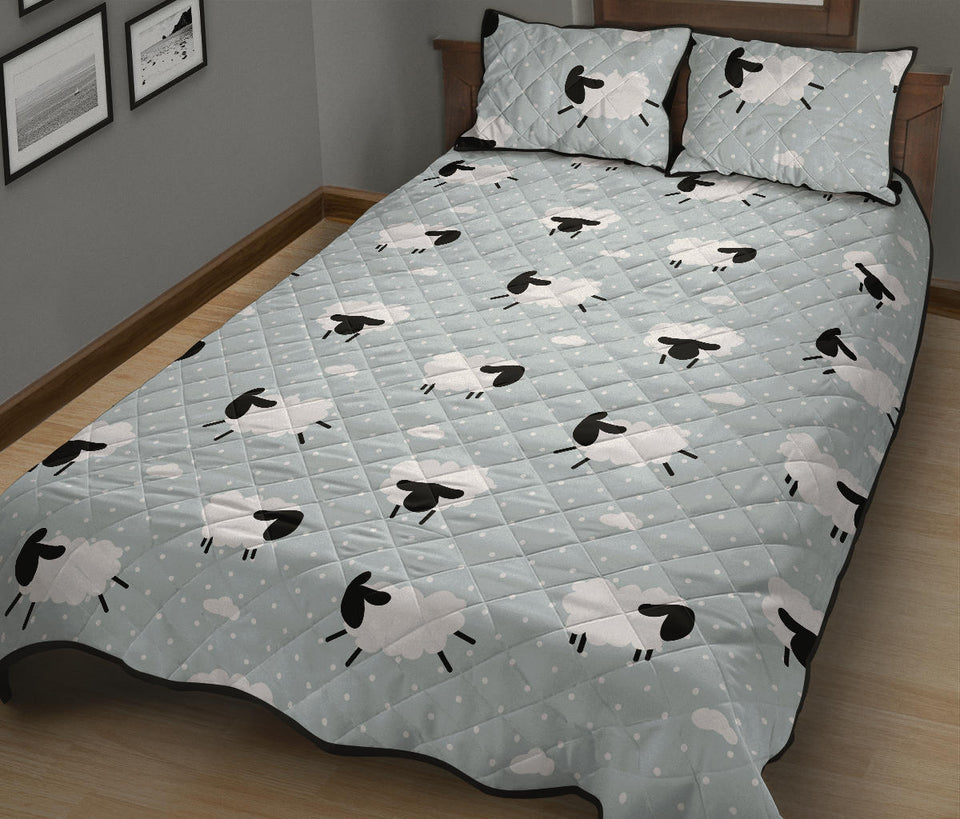 Sheep polka dot cloud pattern Quilt Bed Set