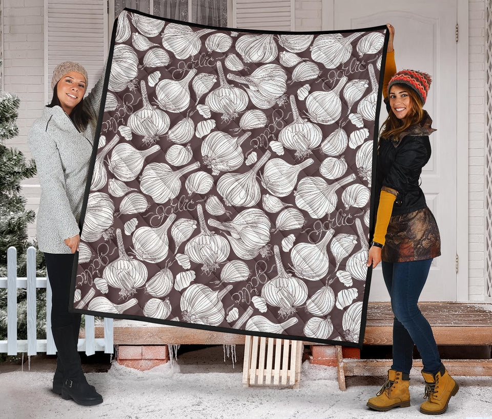 Garlic Bulb Dark Background Premium Quilt
