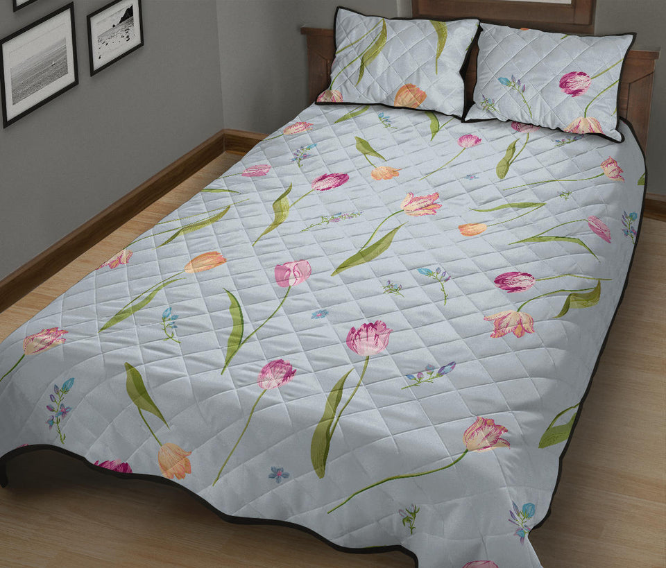 Watercolor Tulips pattern Quilt Bed Set