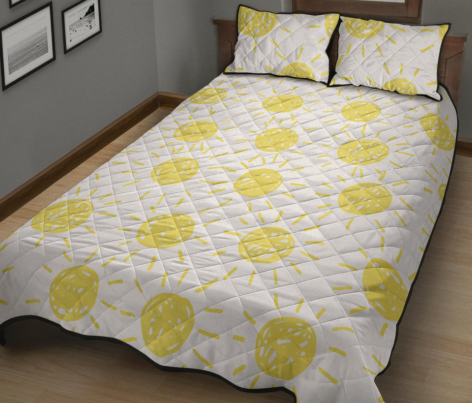 hand drawn sun pattern Quilt Bed Set