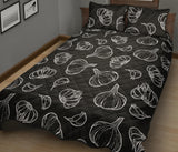 Garlic pattern black background Quilt Bed Set