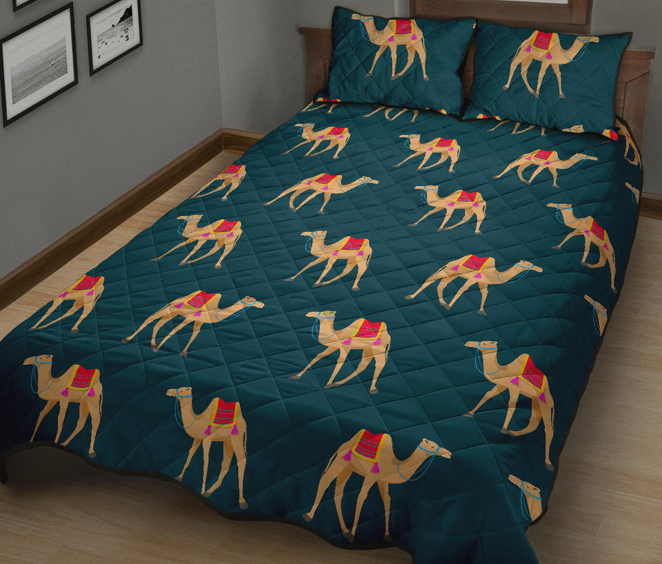 Camel pattern blue blackground Quilt Bed Set