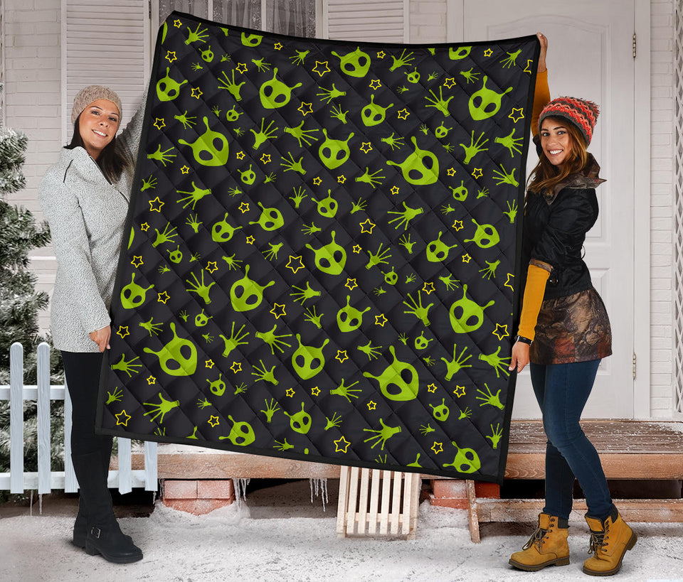 Alien Pattern Print Design 02 Premium Quilt