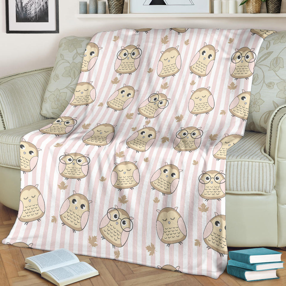 Cute Owl Leaf Premium Blanket