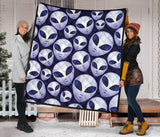 Alien Pattern Print Design 01 Premium Quilt