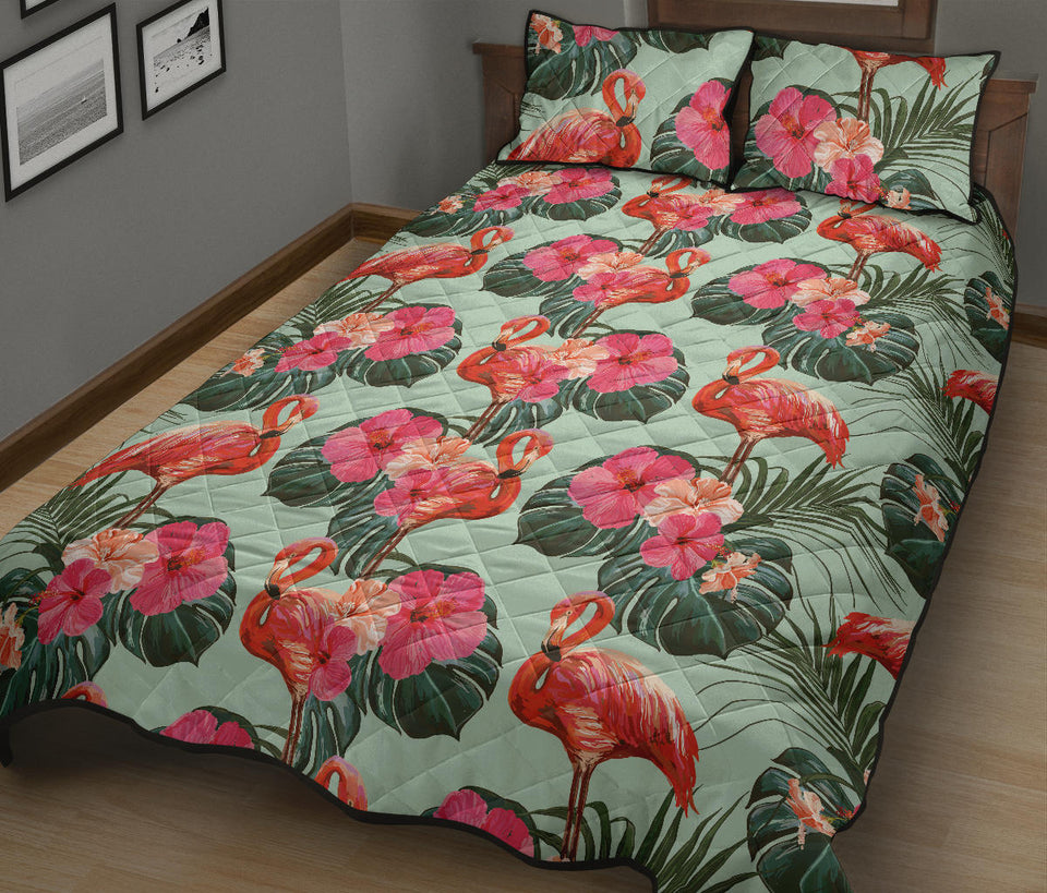 Beautiful flamingo tropical palm leaves hibiscus pateern background Quilt Bed Set