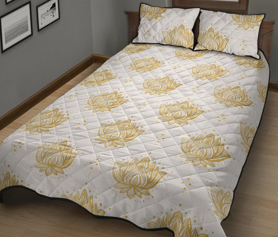 Gold Ornamental lotue waterlily symbol pattern Quilt Bed Set