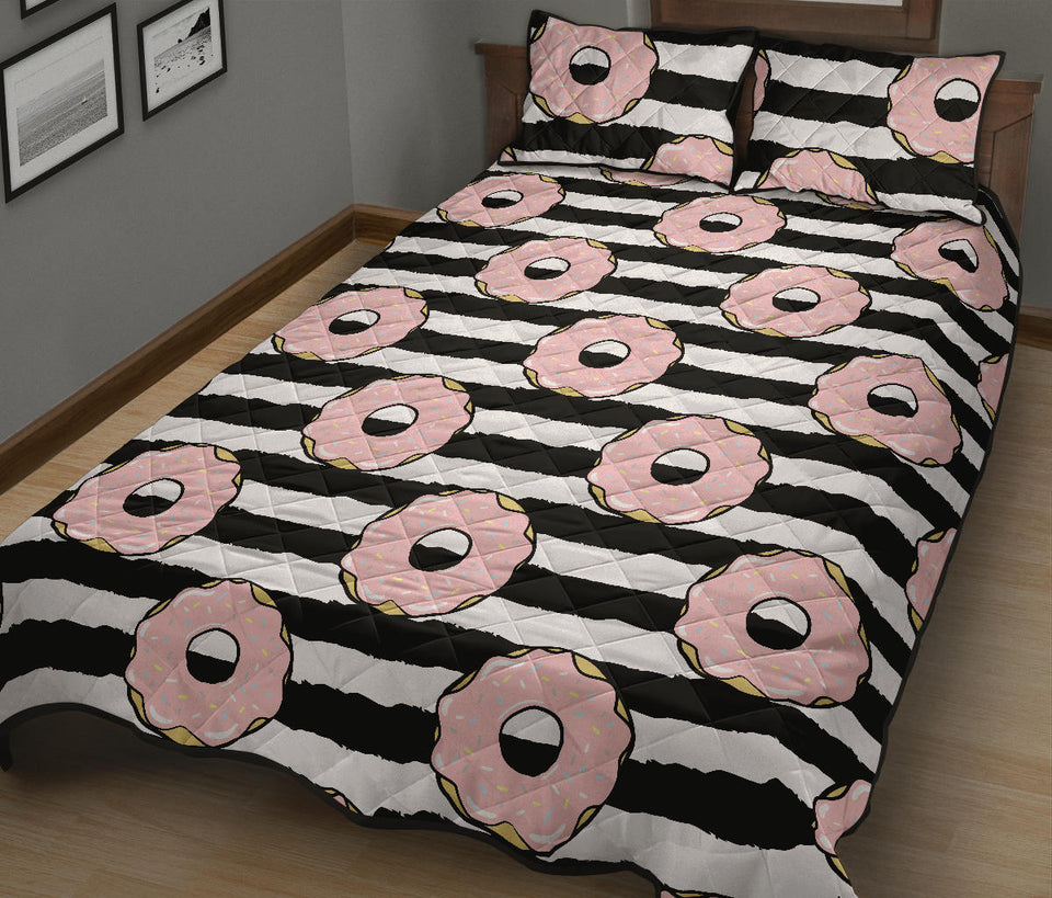 Donuts pink icing striped pattern Quilt Bed Set