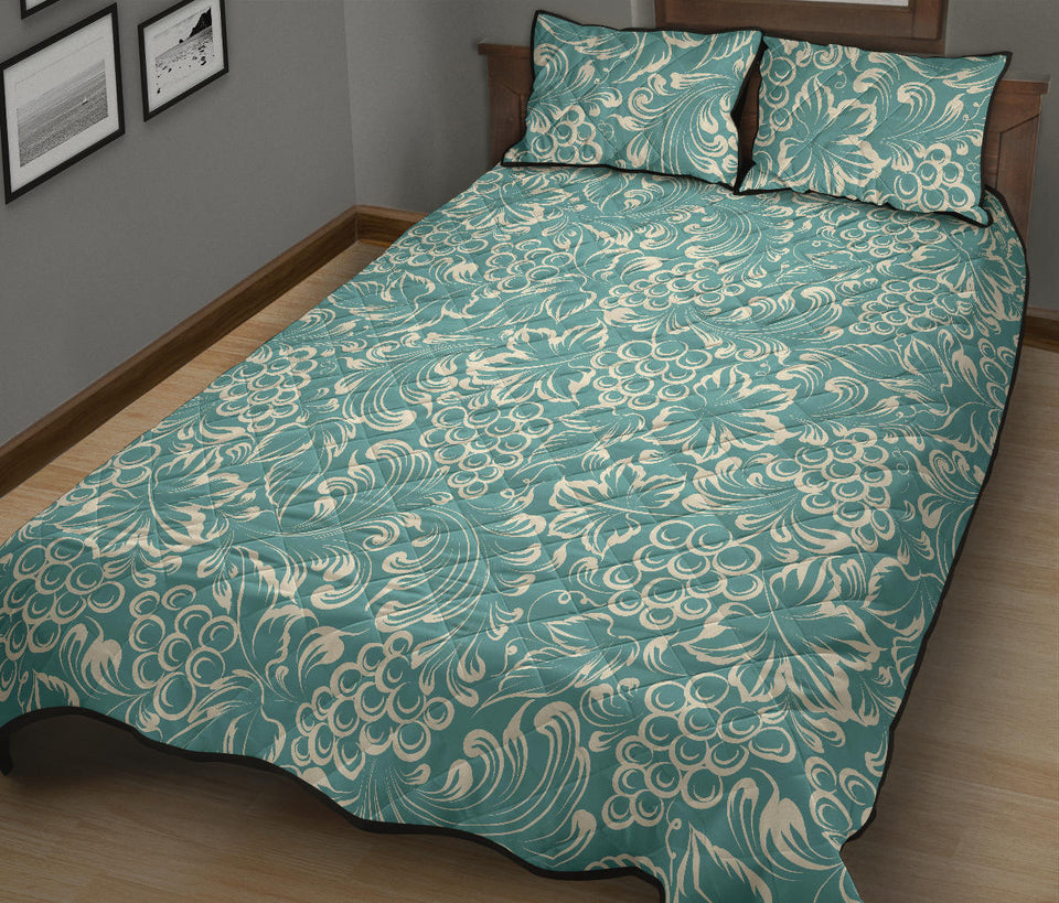 Classic Hand drawn Grape pattern Quilt Bed Set