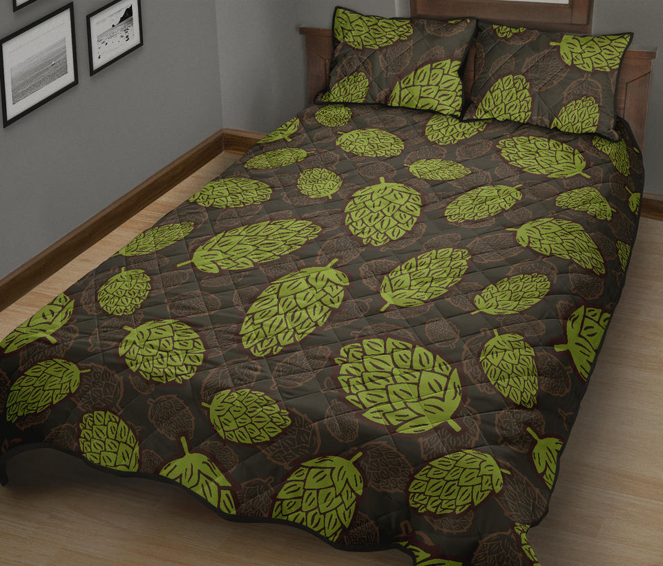Hop pattern black background Quilt Bed Set