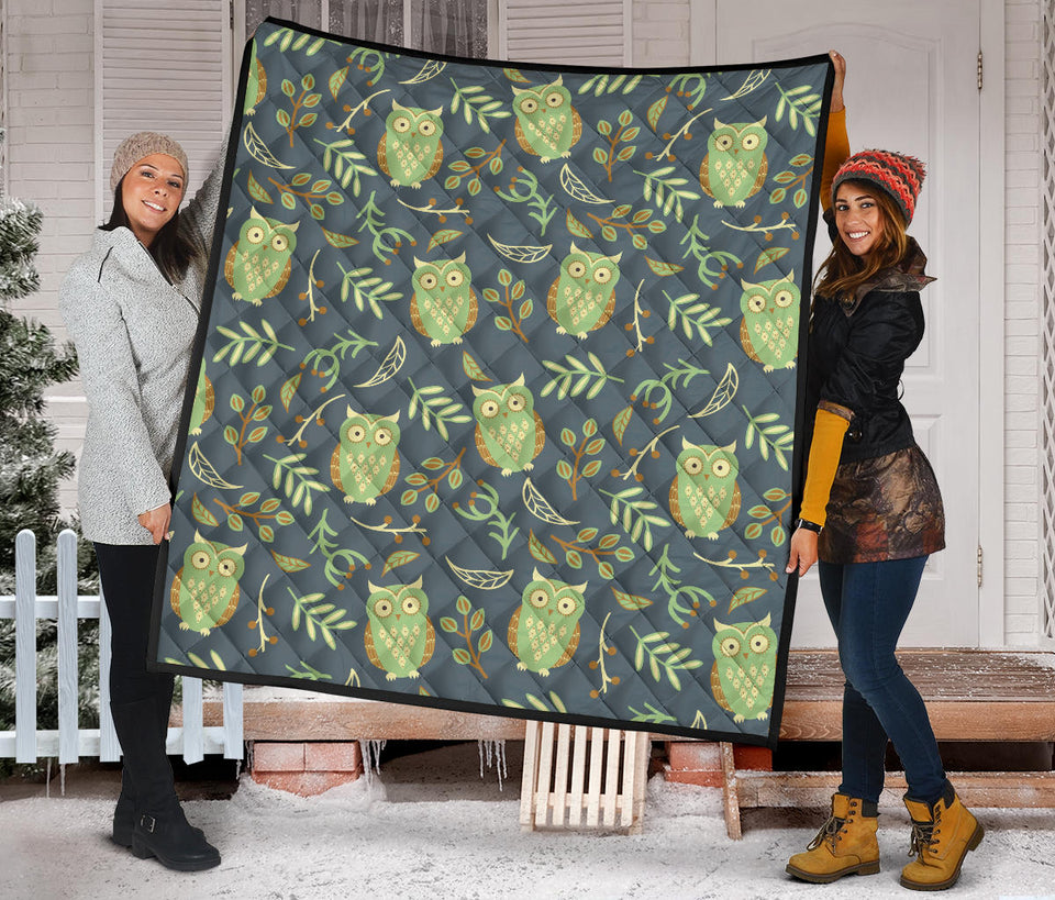 Cute Owls Leaves Pattern Premium Quilt