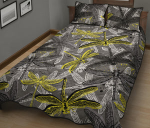 Hand drawn dragonfly pattern Quilt Bed Set
