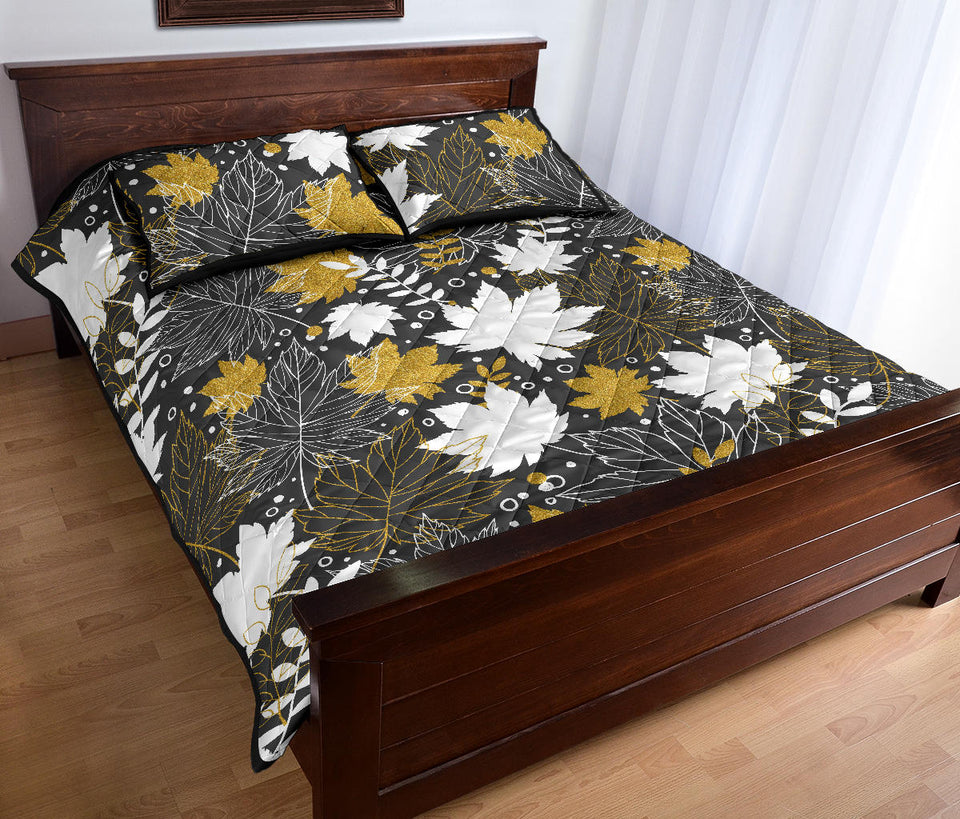 Beautiful gold autumn maple leaf pattern Quilt Bed Set