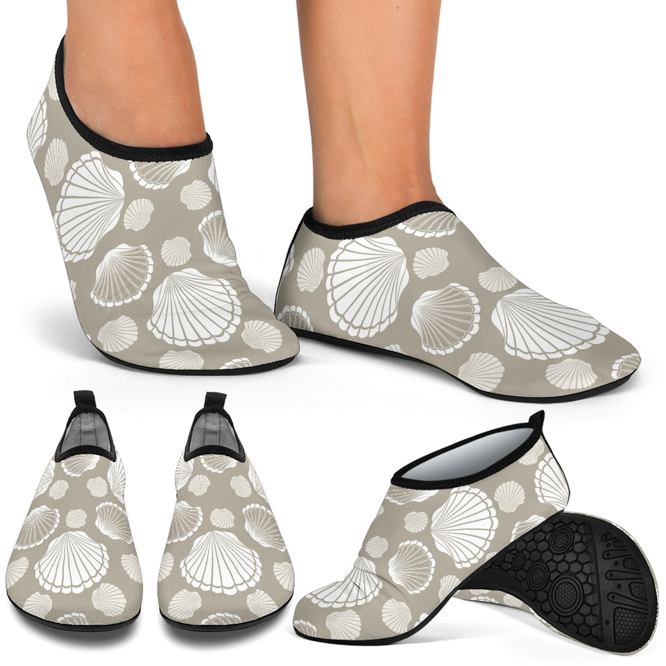 Scallop Shell Pattern Aqua Shoes