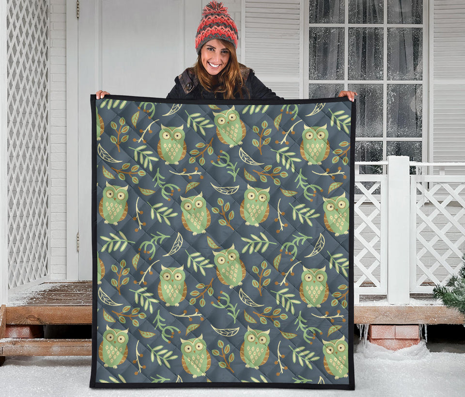 Cute Owls Leaves Pattern Premium Quilt
